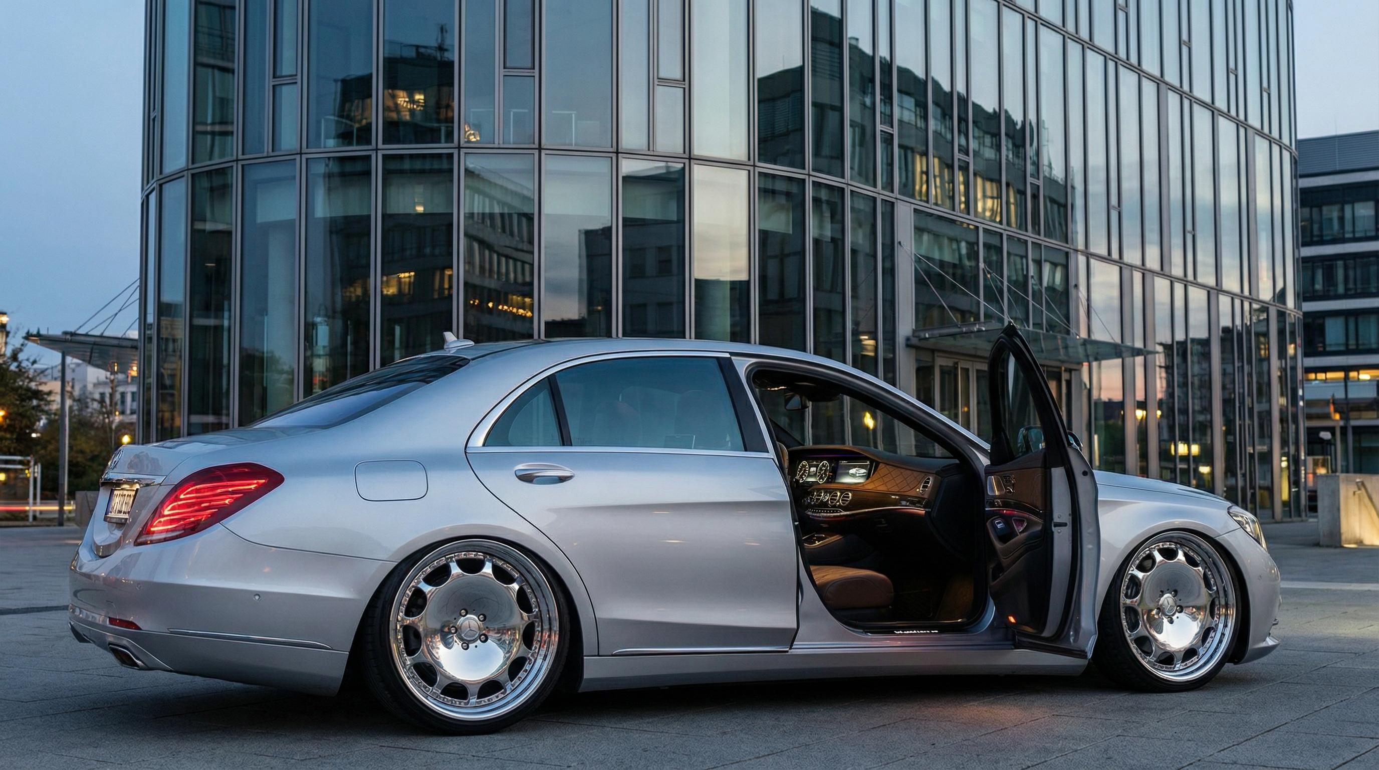 海角社区银色豪华轿车气动避震改装视频